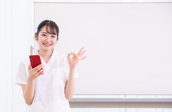 スマートフォンとナースコールの連動で業務改善！メリットを解説