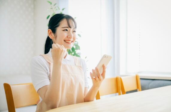介護業界の人手不足、解決のカギは”ICT化”！