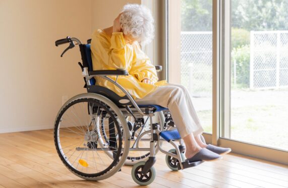 介護施設の虐待・暴言・暴力・ハラスメントを防ぐ方法とは？
